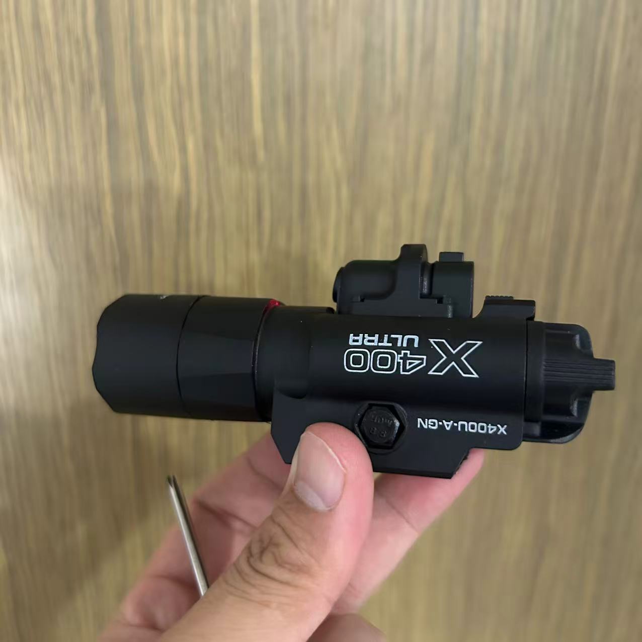Latarka taktyczna na podczerwi – Industrial Laser Gun recenzja i cena